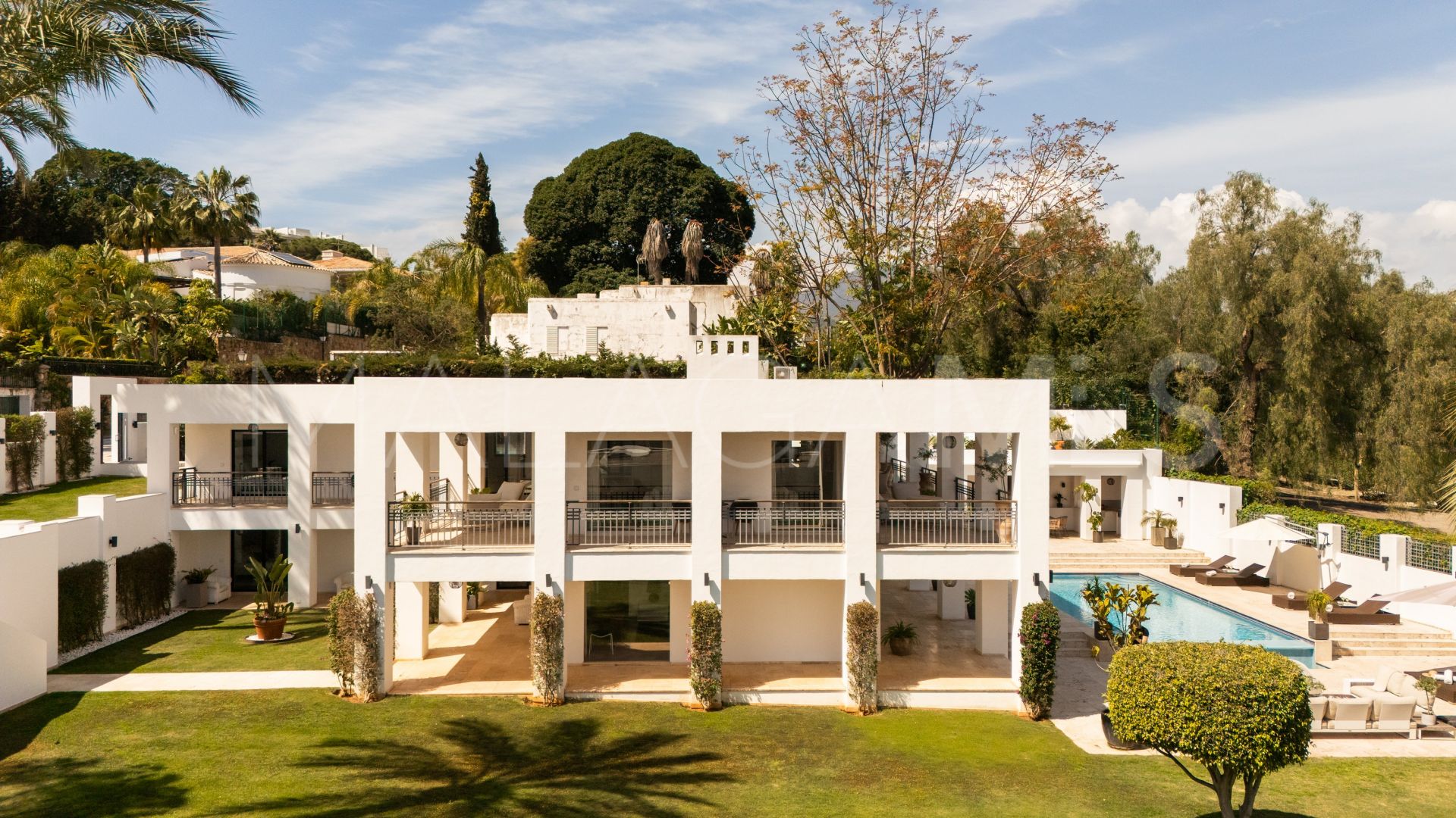 Villa for sale with 5 bedrooms in Las Brisas