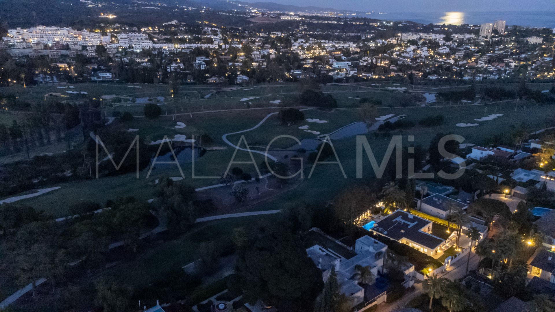 Villa for sale with 5 bedrooms in Las Brisas