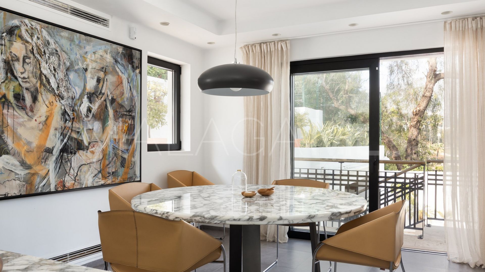 Villa for sale with 5 bedrooms in Las Brisas