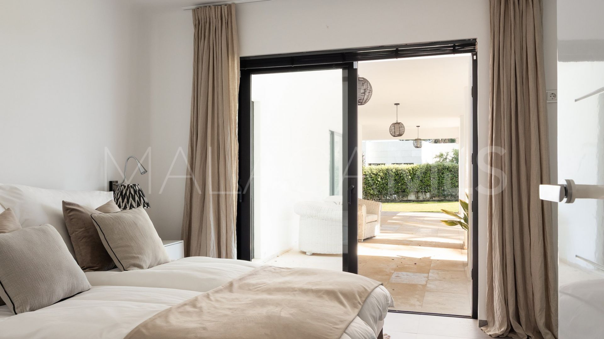 Villa for sale with 5 bedrooms in Las Brisas