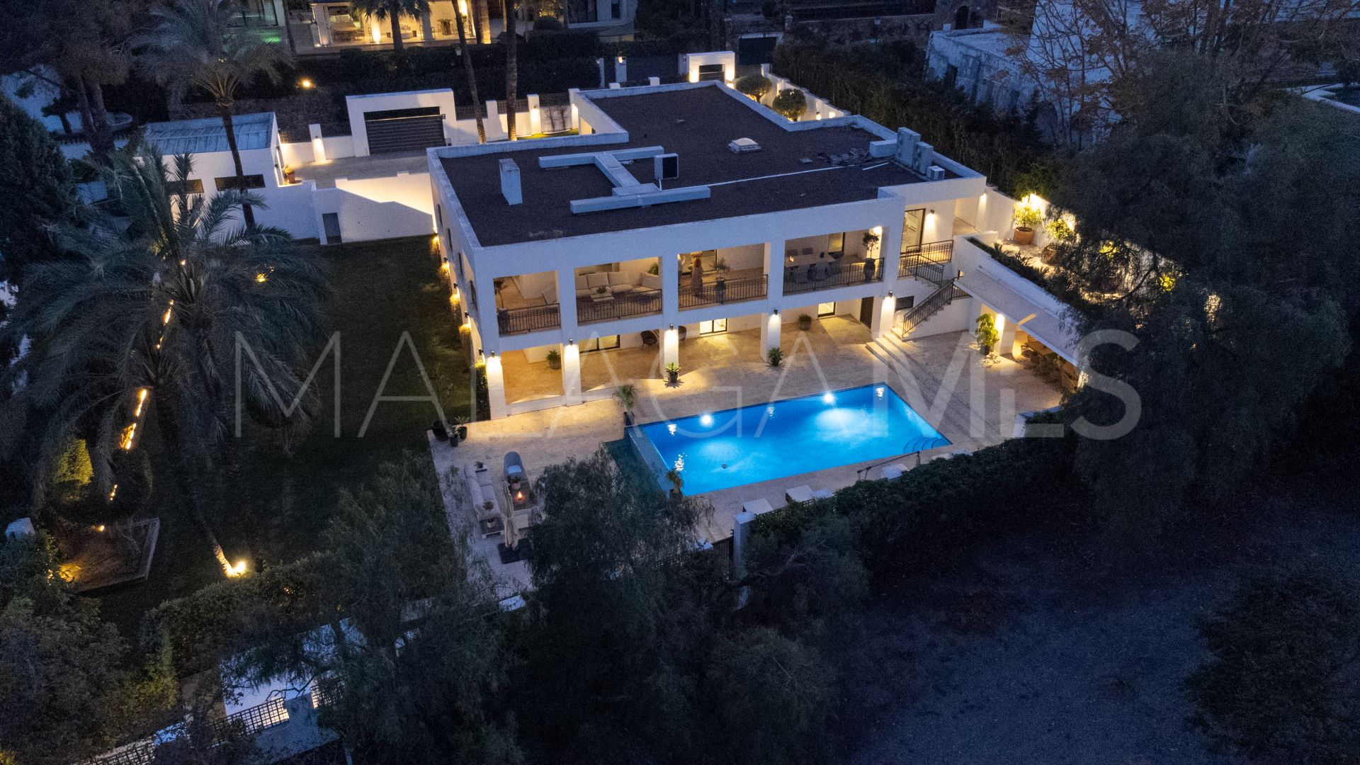 Villa for sale with 5 bedrooms in Las Brisas