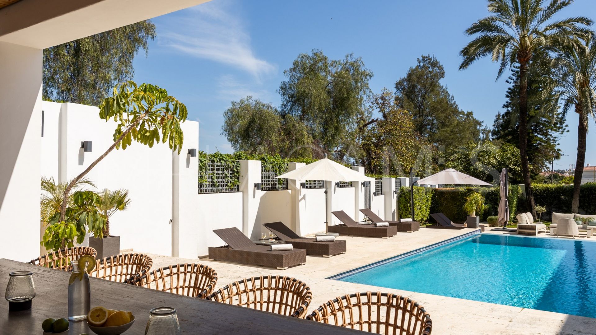 Villa for sale with 5 bedrooms in Las Brisas