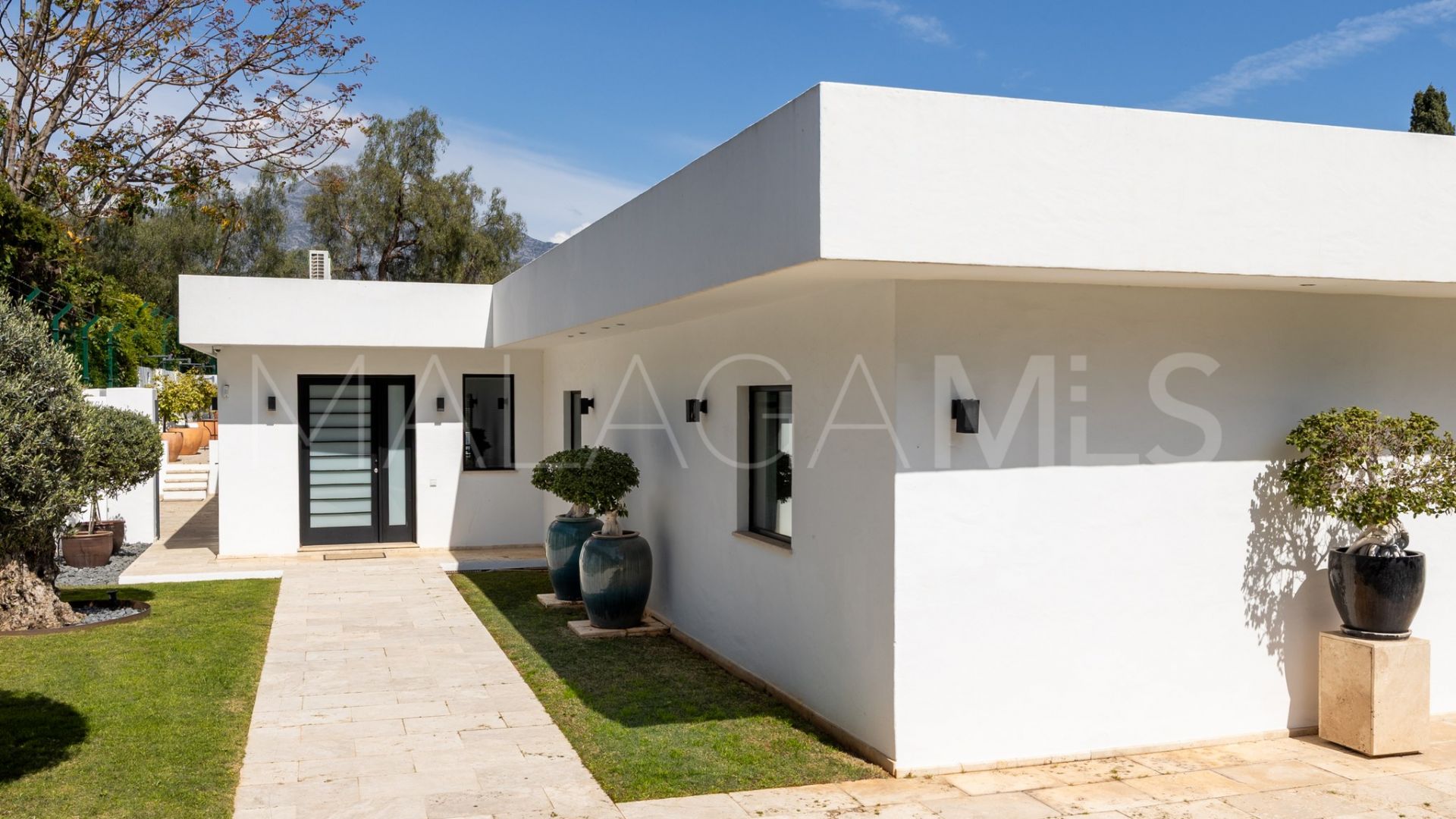 Villa for sale with 5 bedrooms in Las Brisas