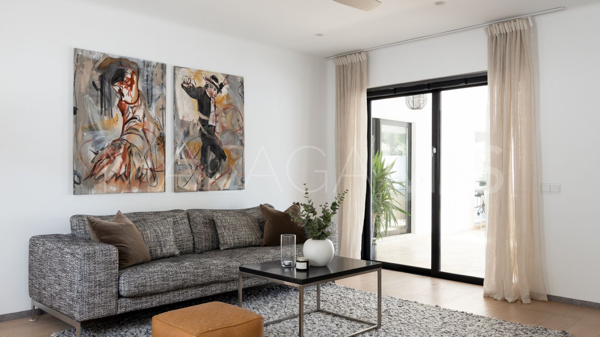 Villa for sale with 5 bedrooms in Las Brisas