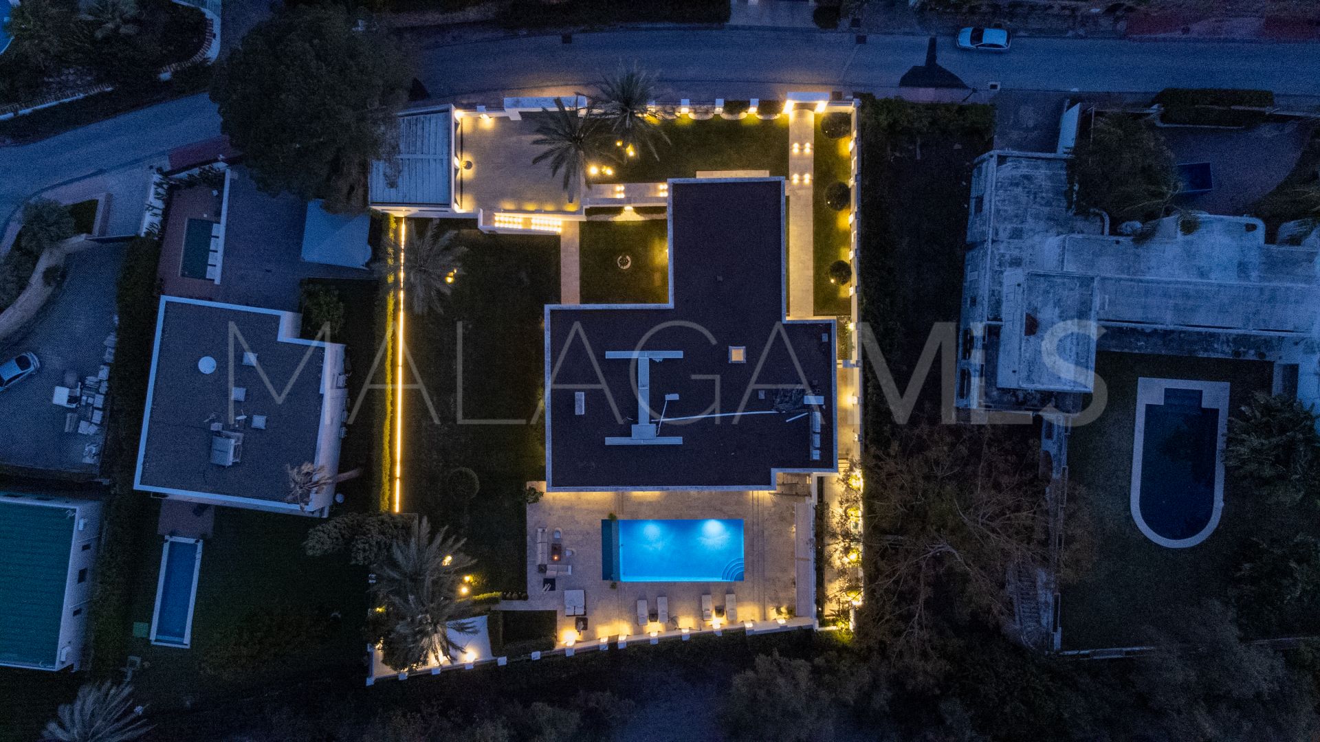 Villa for sale with 5 bedrooms in Las Brisas