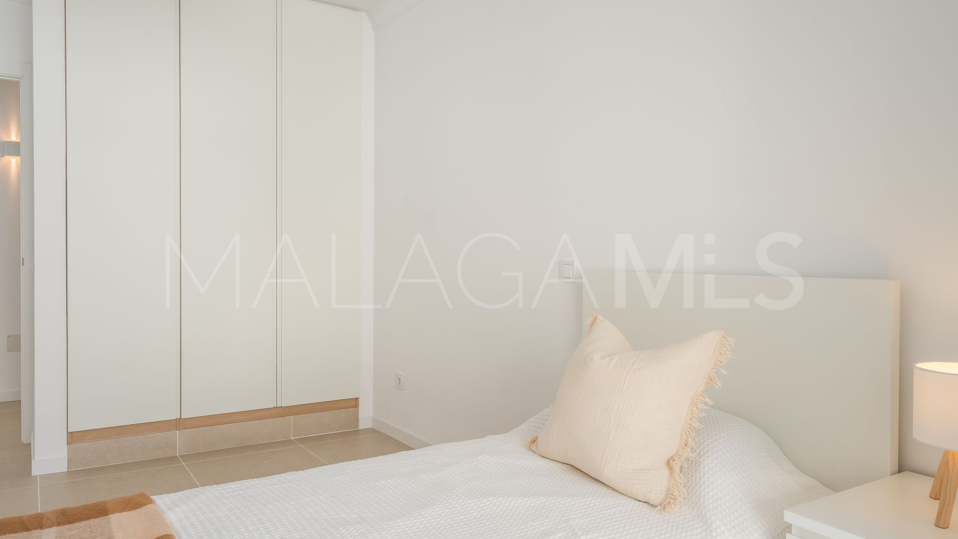 Buy apartamento in Estepona Casco Antiguo with 3 bedrooms