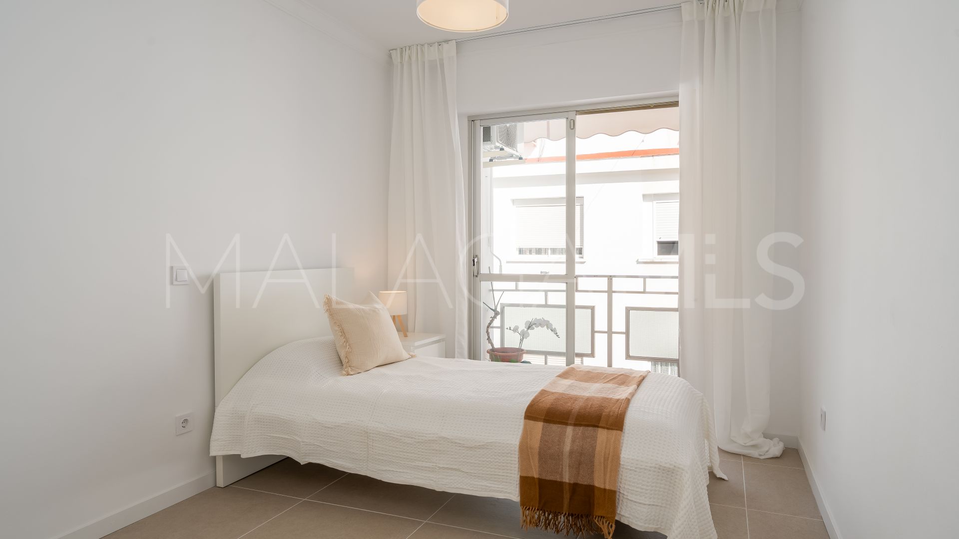 Buy apartamento in Estepona Casco Antiguo with 3 bedrooms