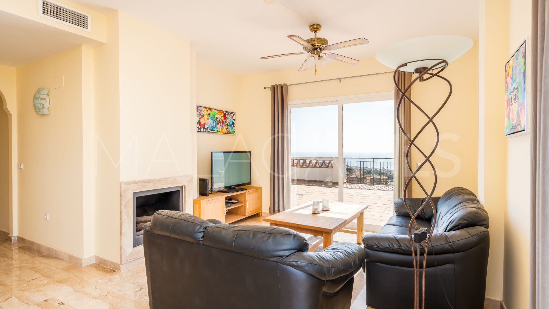 For sale penthouse in Sitio de Calahonda