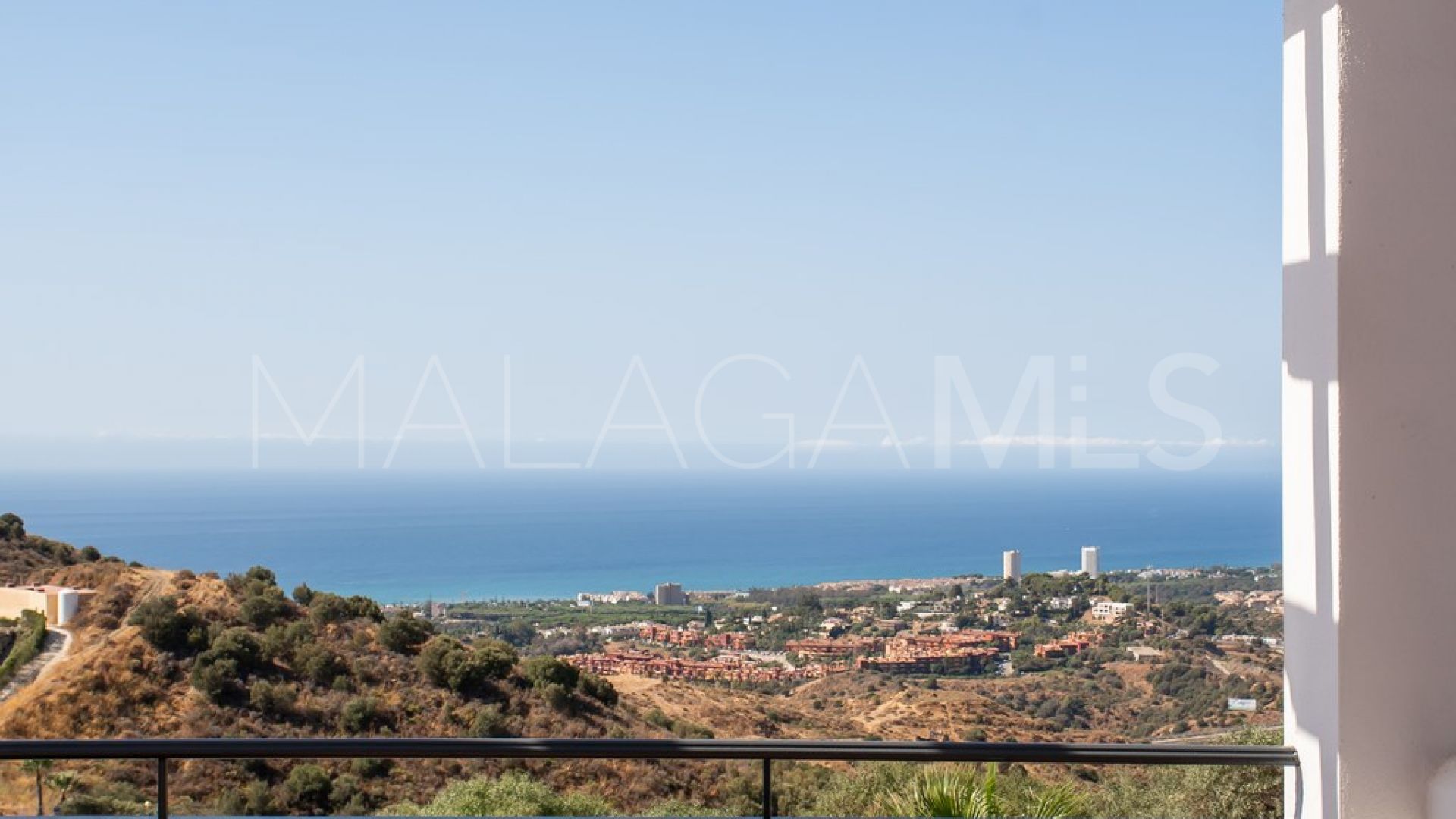 For sale penthouse in Sitio de Calahonda