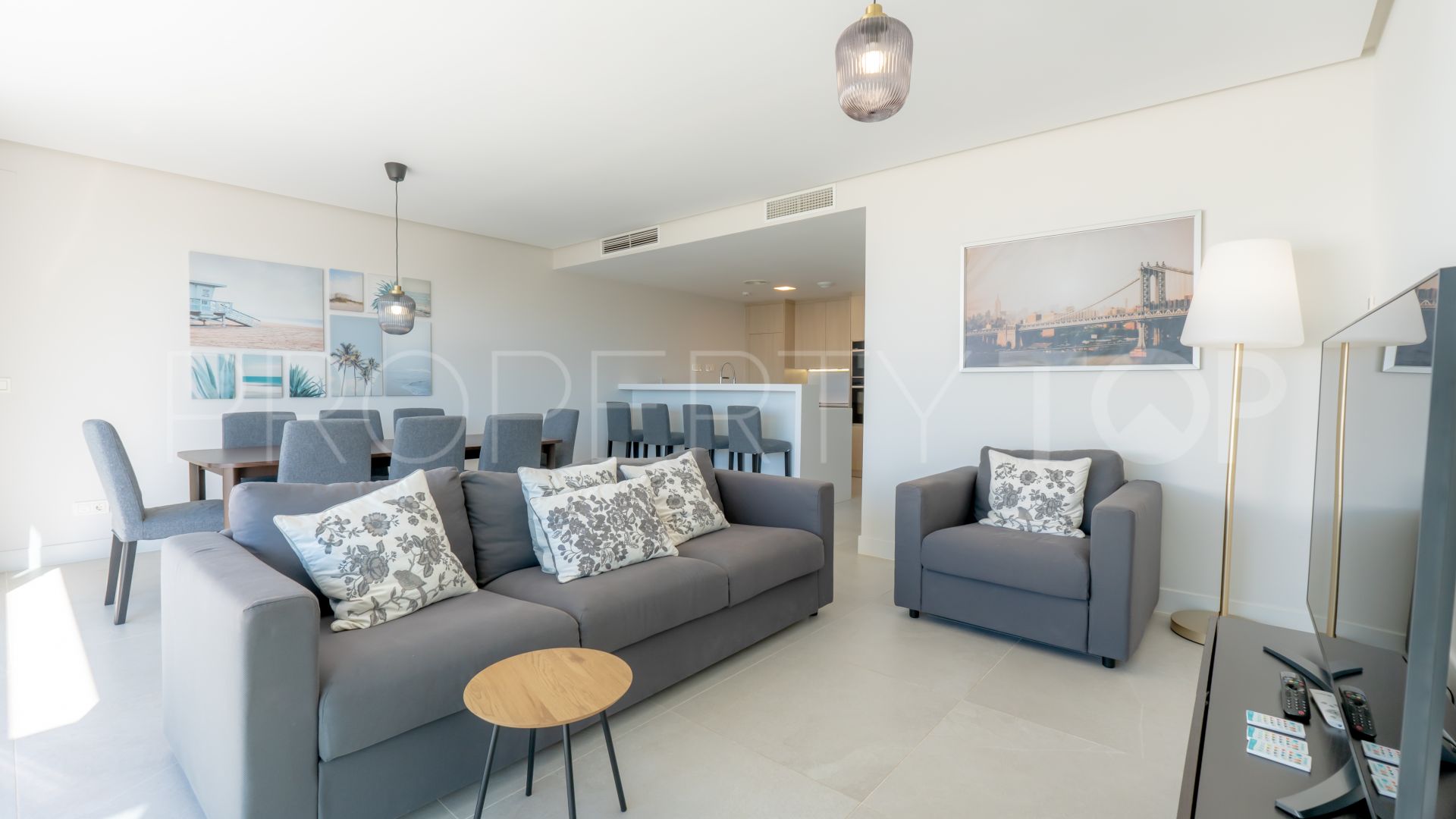 Buy 4 bedrooms penthouse in Marbella East