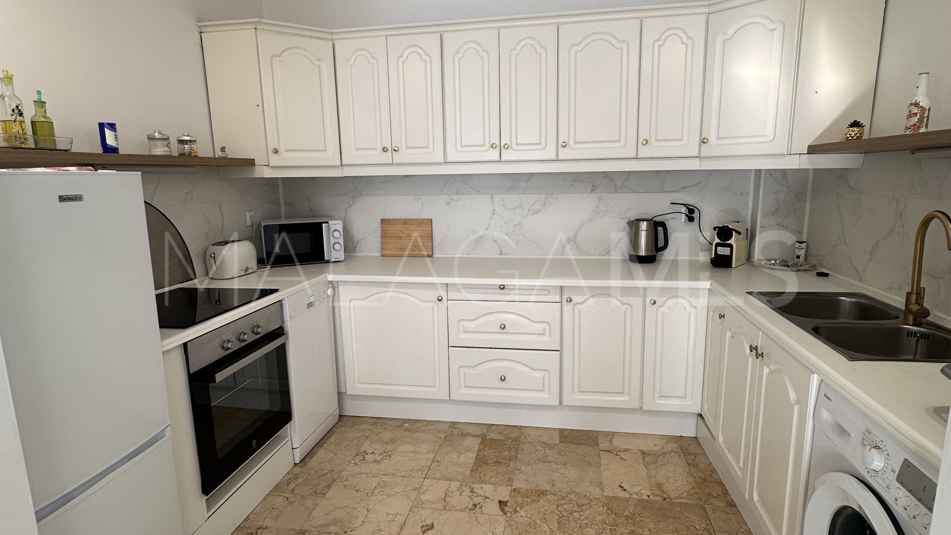Erdgeschosswohnung for sale in Estepona Ost