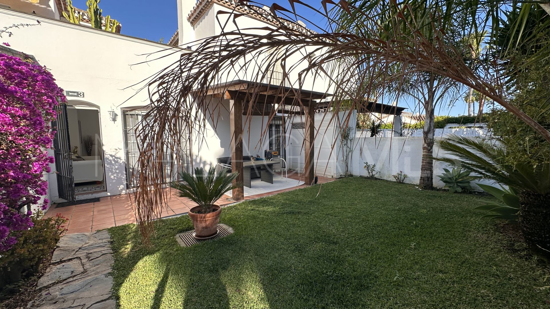 Erdgeschosswohnung for sale in Estepona Ost