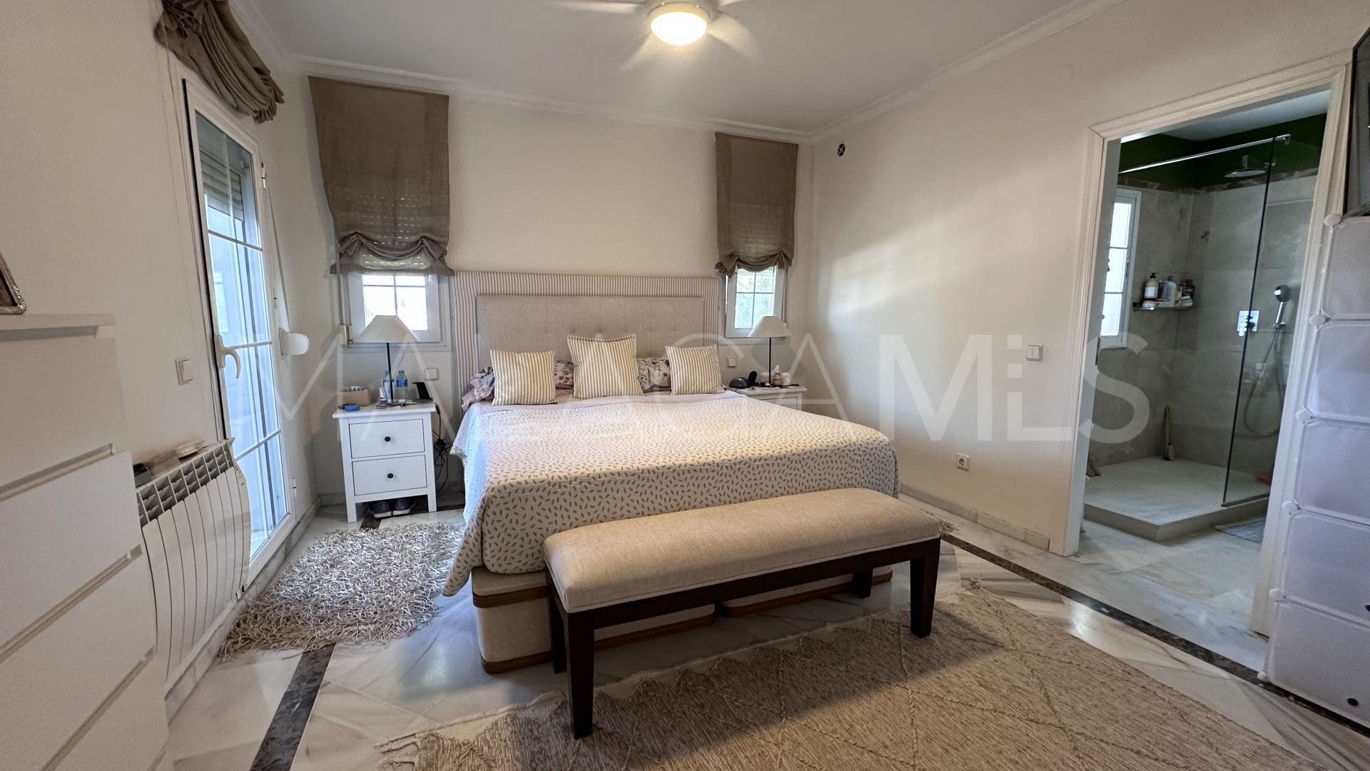 Villa for sale in Estepona
