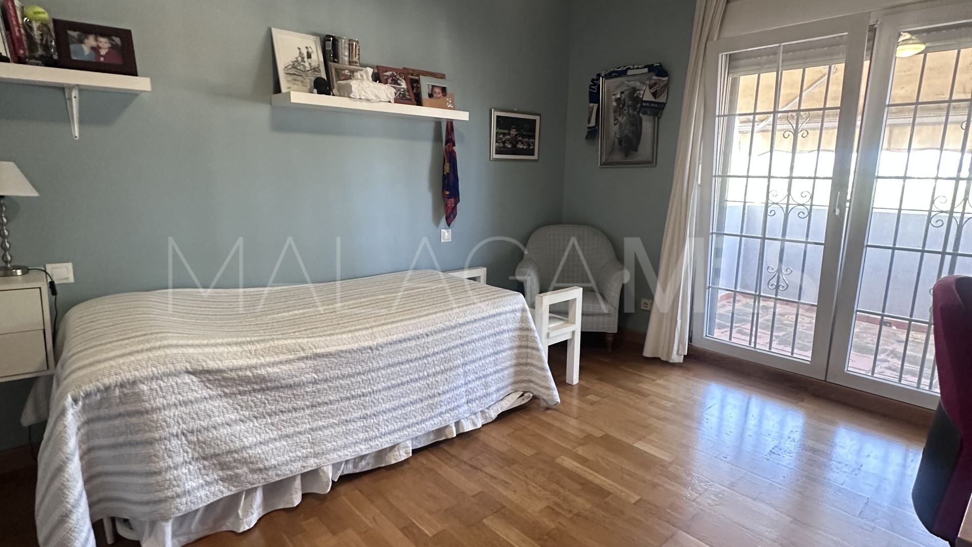 Villa for sale in Estepona