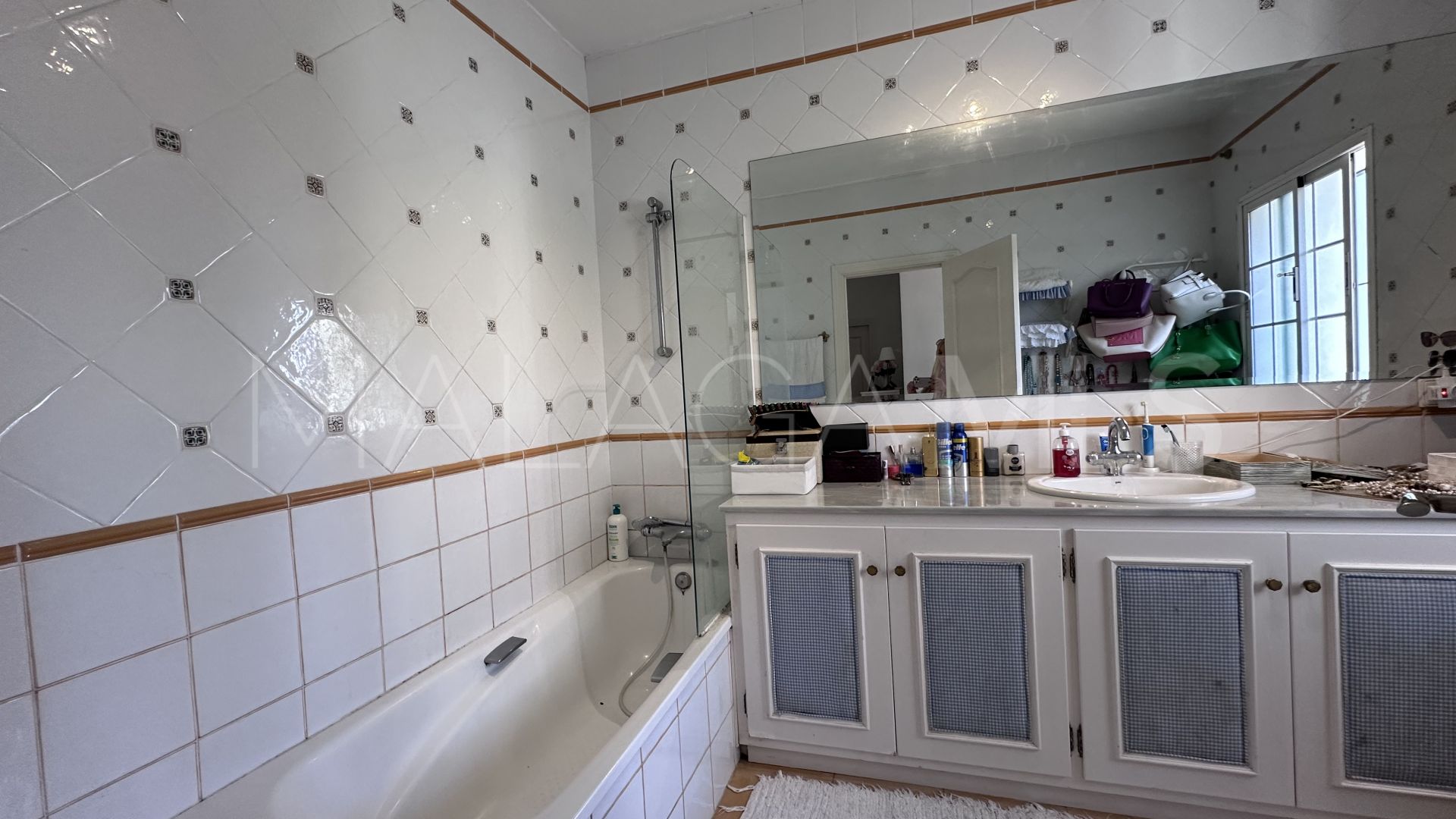 Villa for sale in Estepona