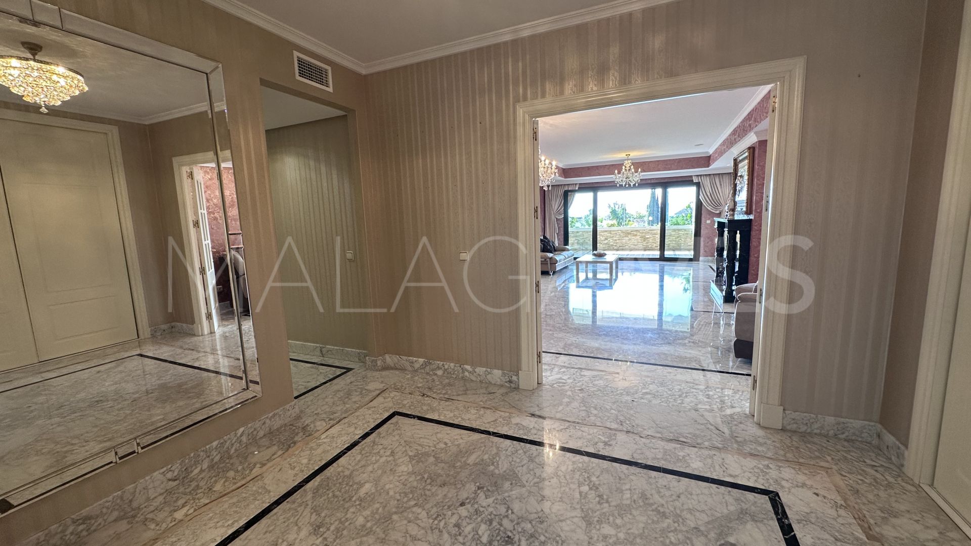 Lägenhet for sale in Marbella Golden Mile