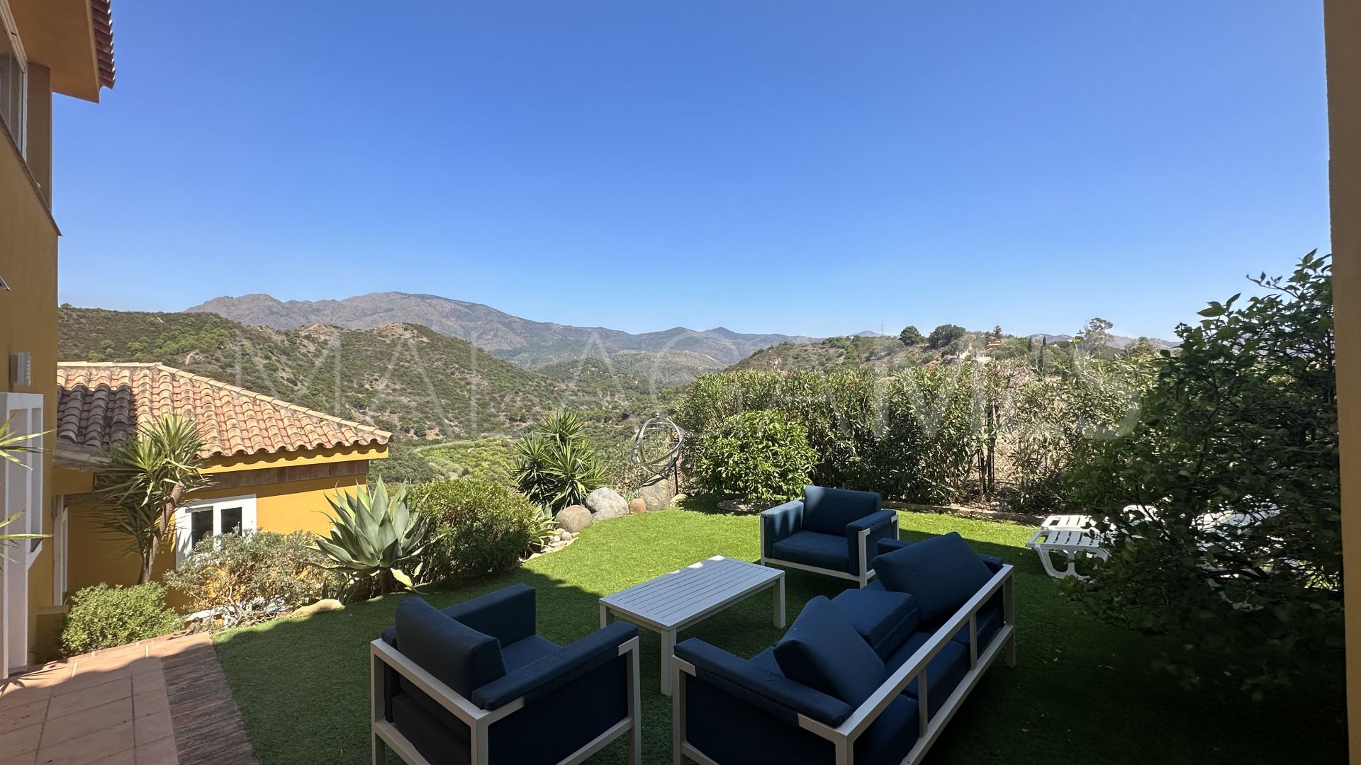 Villa with 4 bedrooms for sale in Estepona