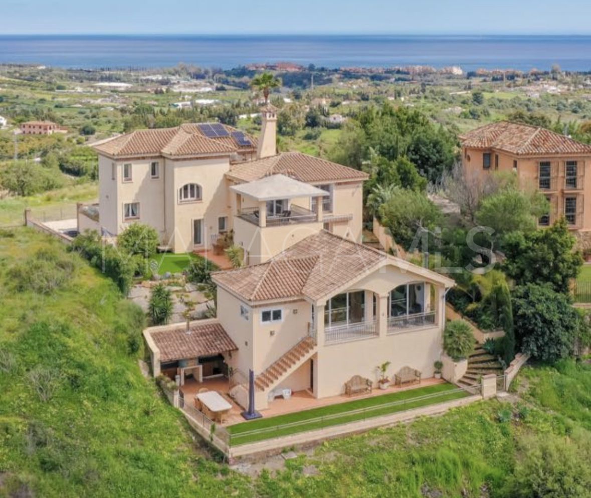 Villa with 4 bedrooms for sale in Estepona