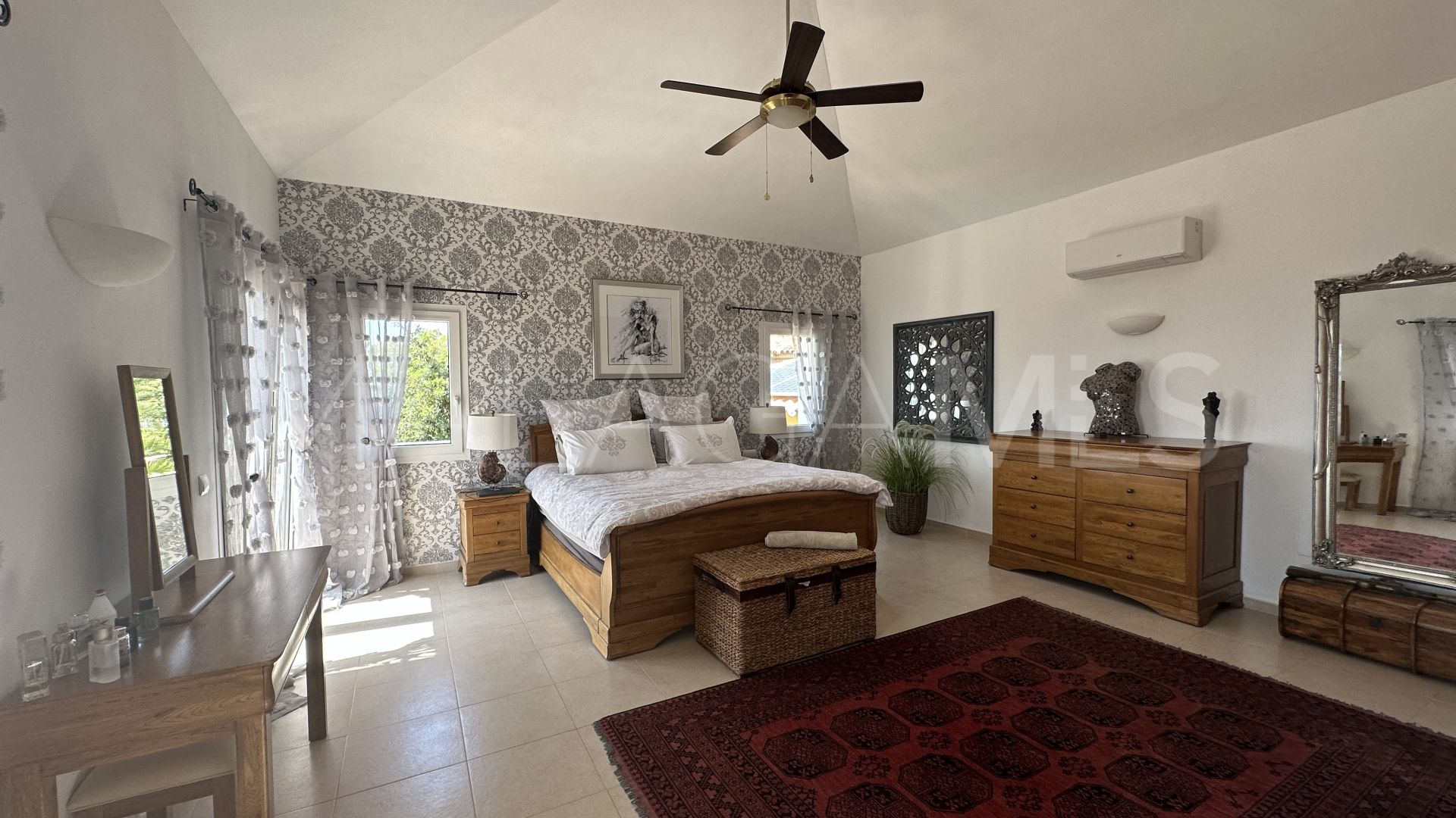 Villa with 4 bedrooms for sale in Estepona