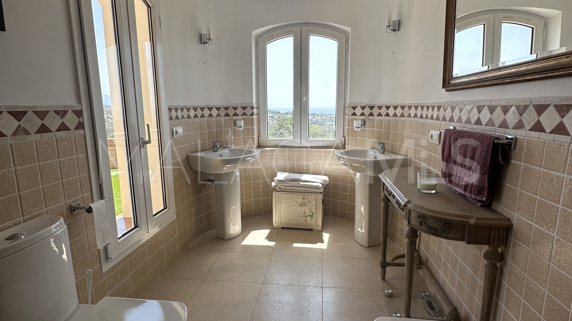Villa with 4 bedrooms for sale in Estepona