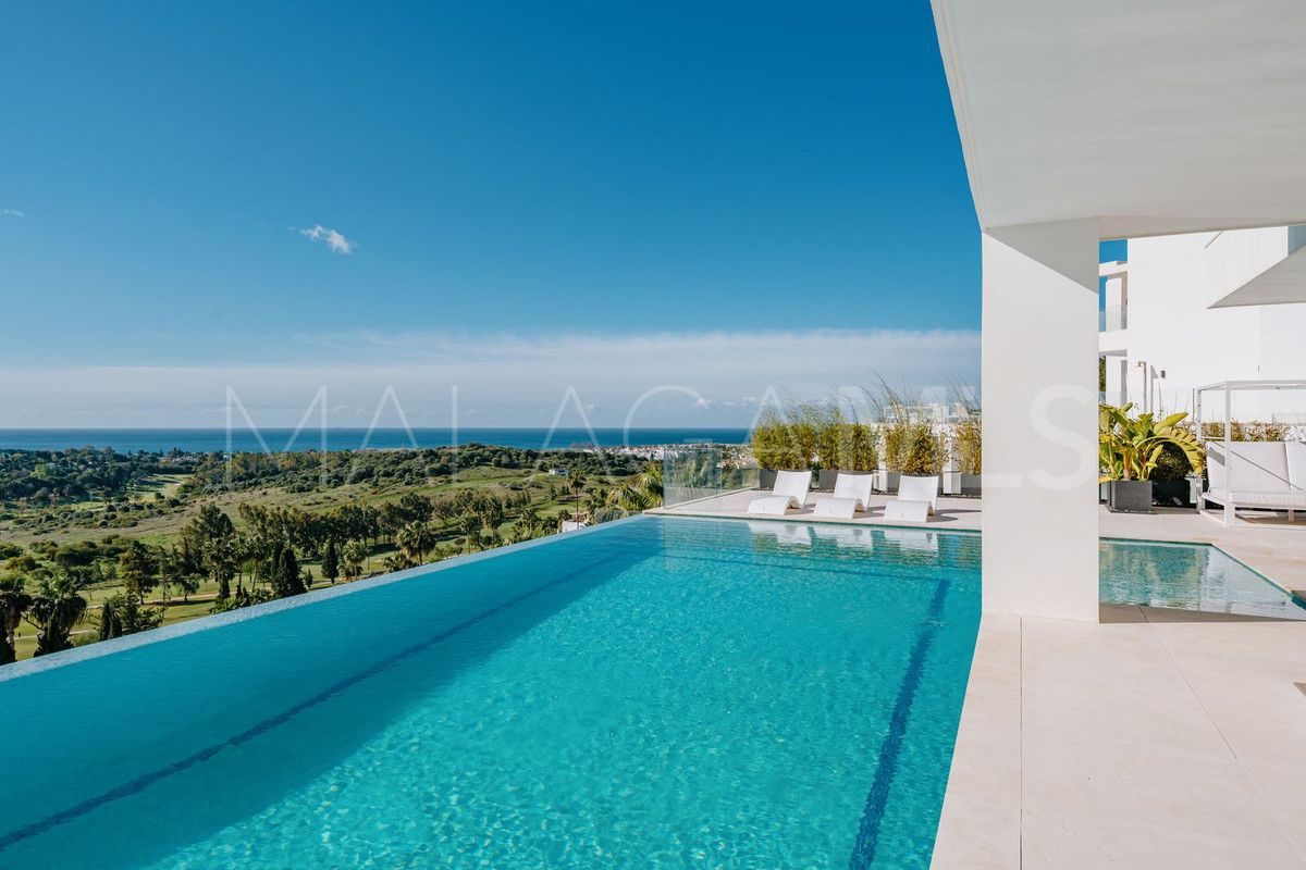 Buy villa in Benahavis