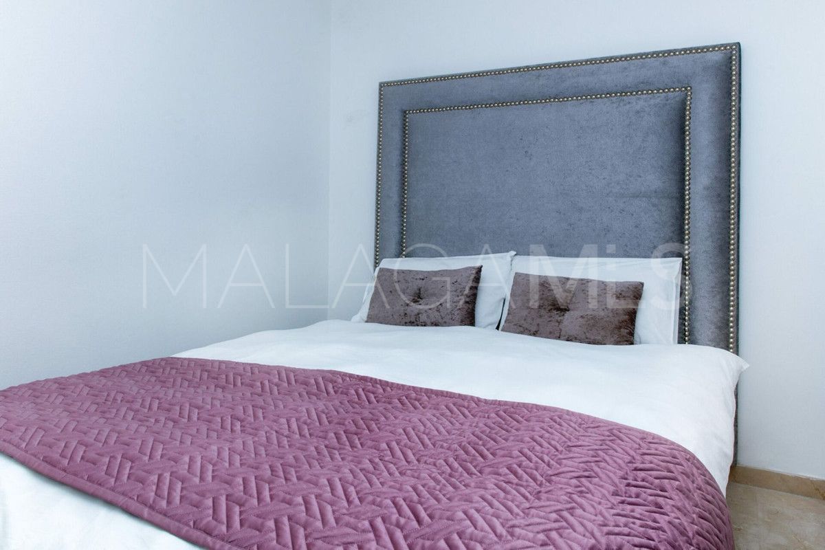 Villa for sale in Elviria