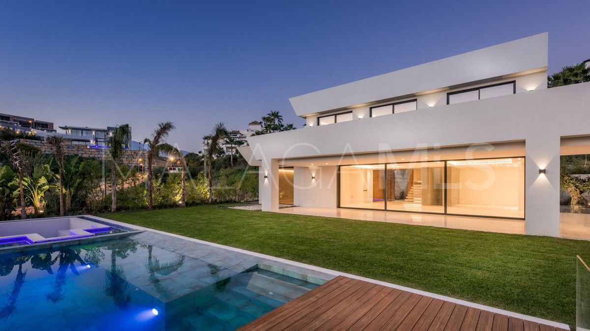 Villa for sale in Benahavis