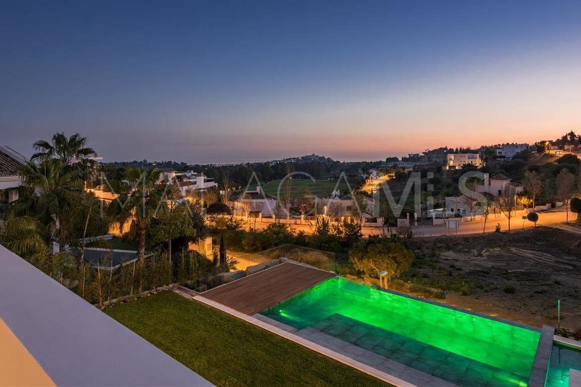 Villa for sale in Benahavis