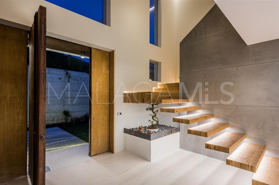 Villa for sale in Benahavis