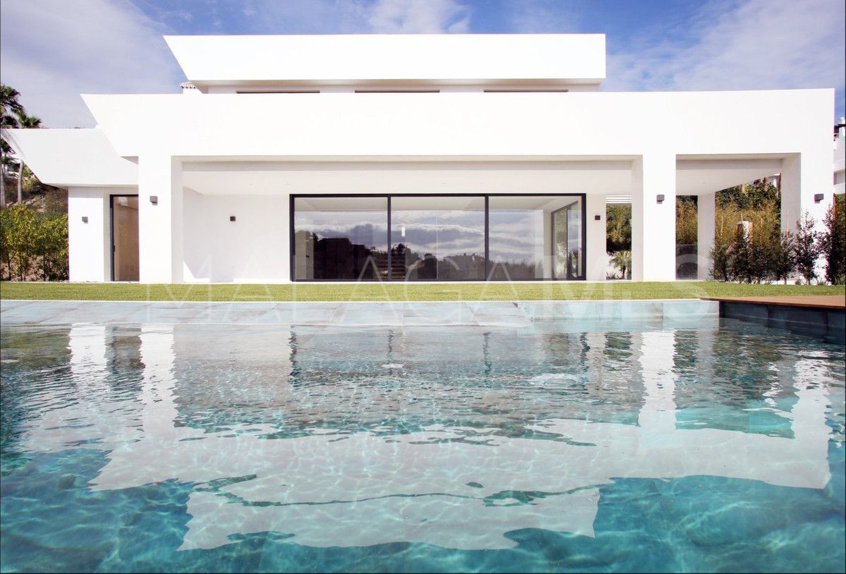 Villa for sale in Benahavis