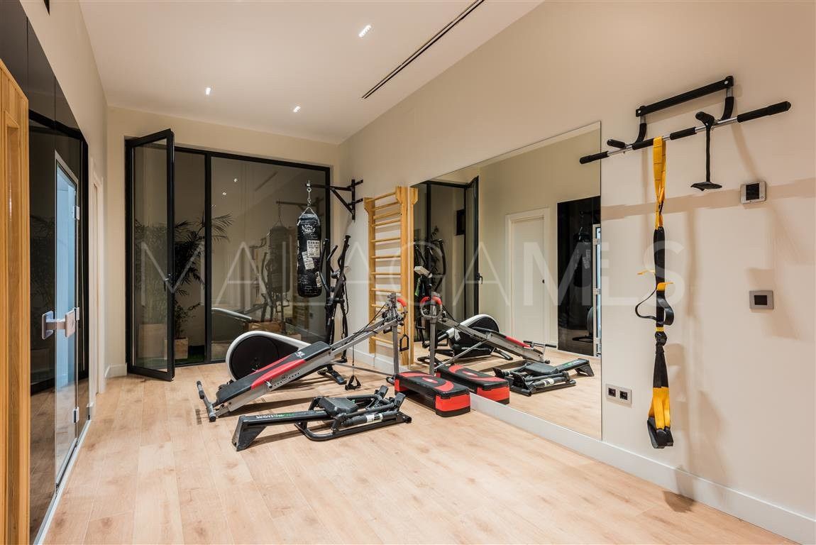Villa for sale in Benahavis