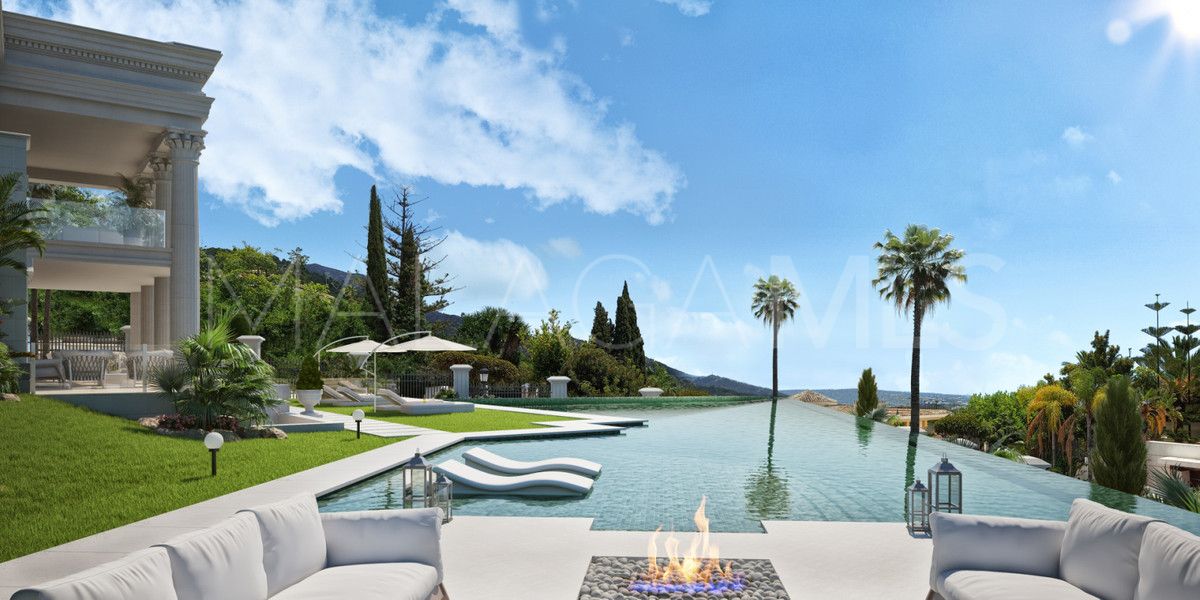 Buy villa in Sierra Blanca with 7 bedrooms