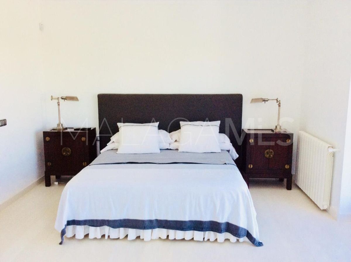 Villa for sale in Guadalmina Baja