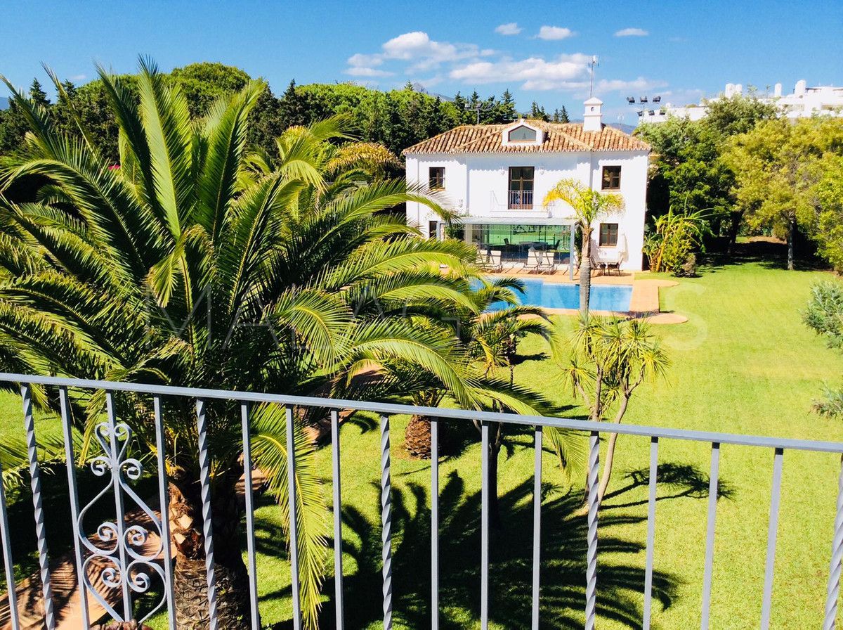Villa for sale in Guadalmina Baja