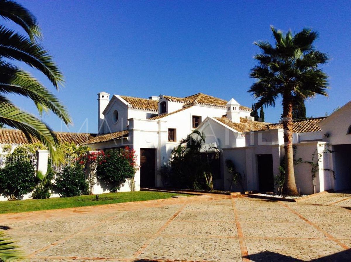 Villa for sale in Guadalmina Baja
