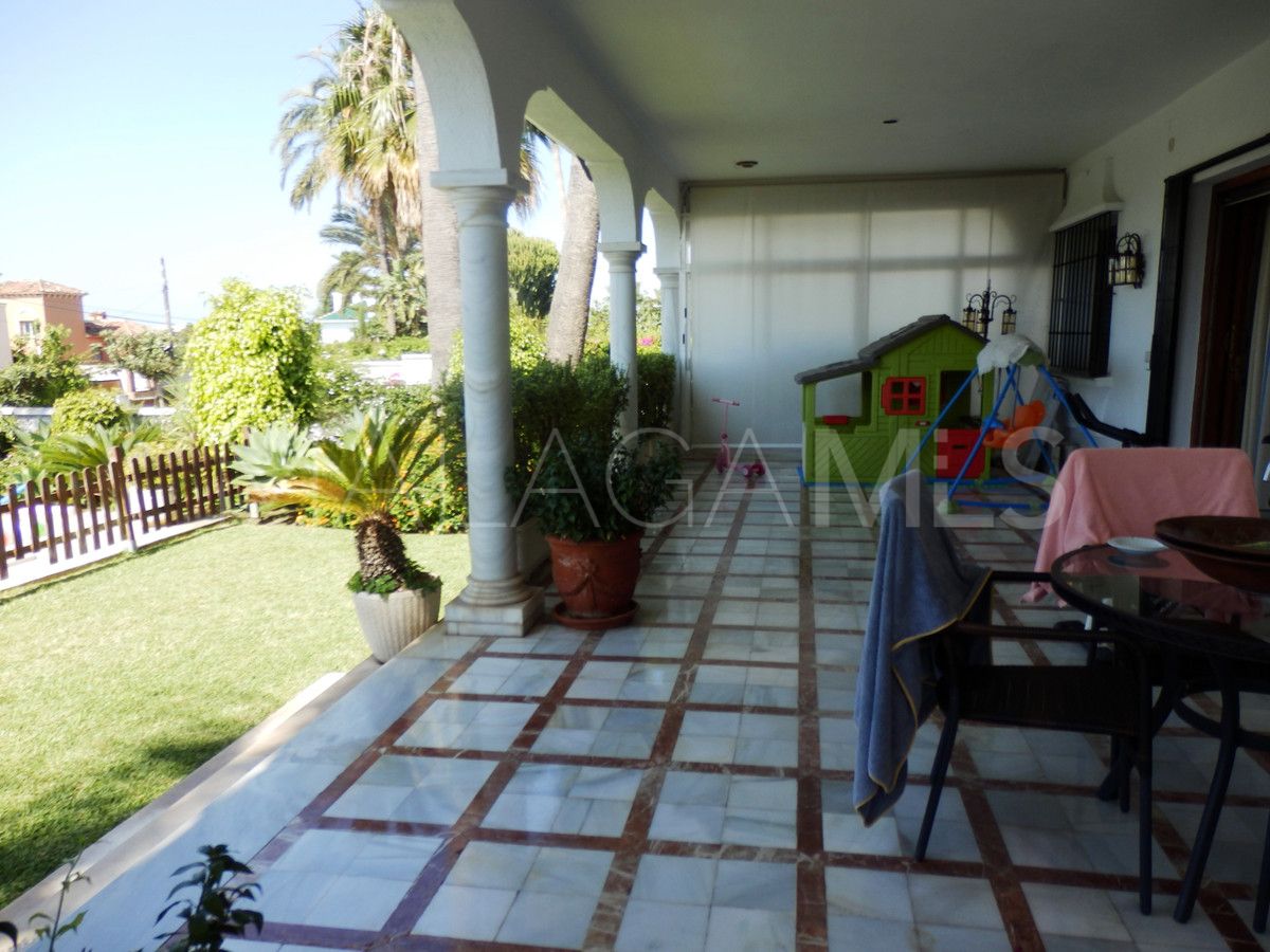 Villa for sale in Guadalmina Alta