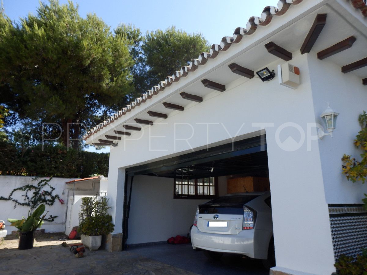 Villa en venta en Guadalmina Alta