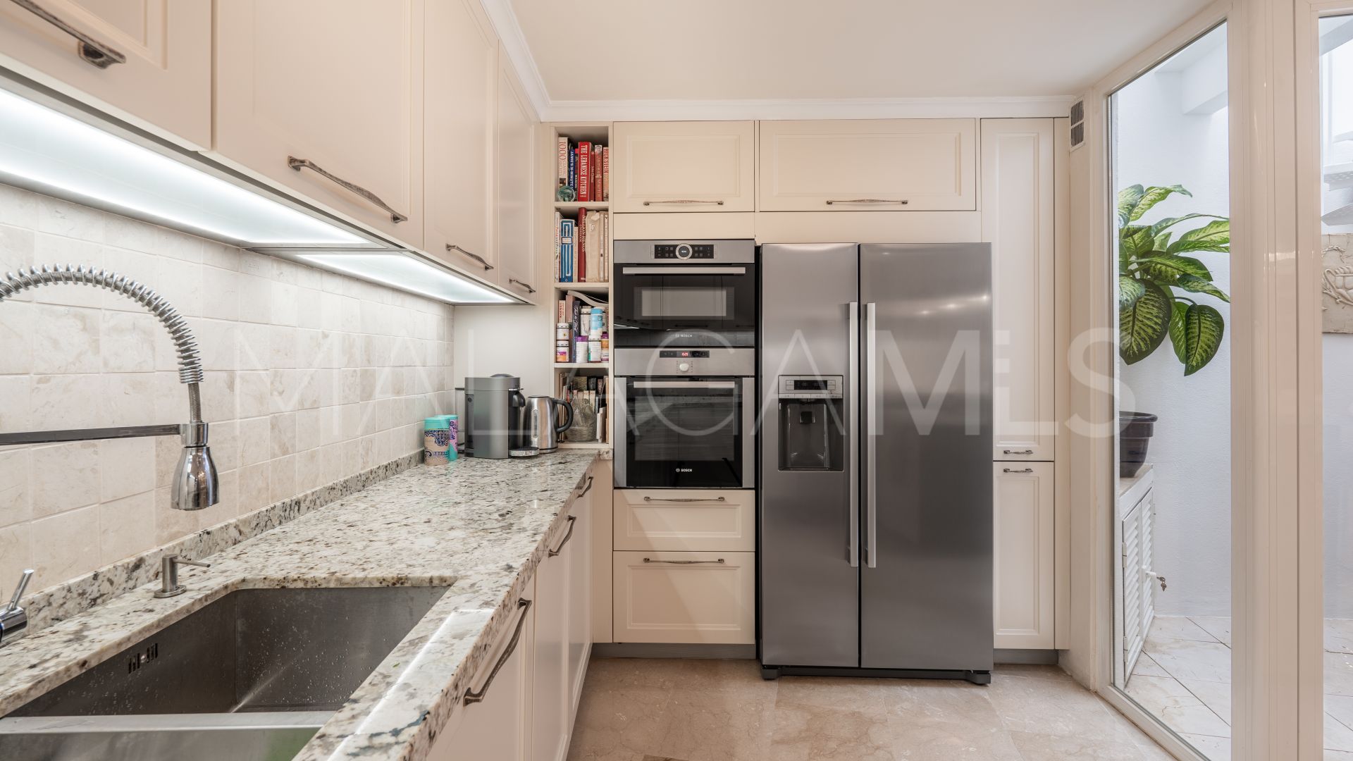 Buy adosado with 4 bedrooms in Marbella Ciudad