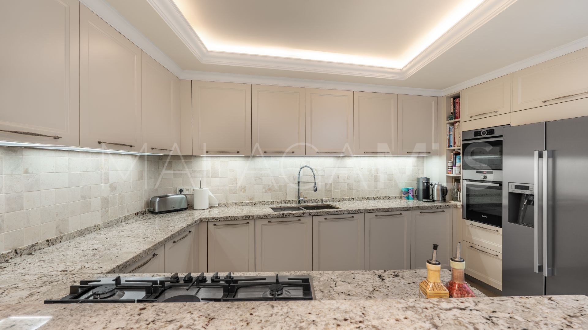 Buy adosado with 4 bedrooms in Marbella Ciudad