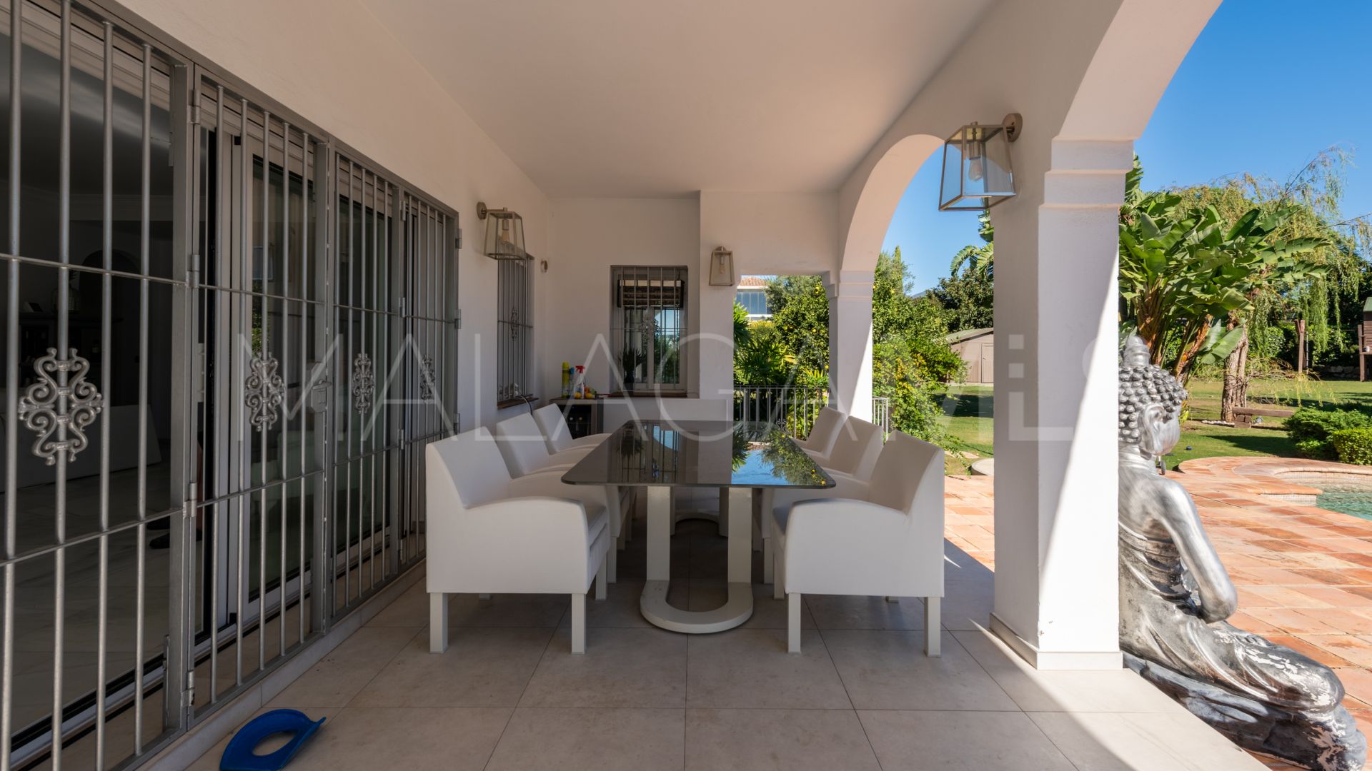 Villa for sale in El Paraiso