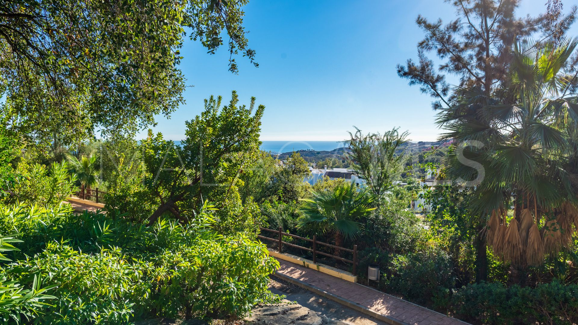For sale town house with 3 bedrooms in La Mairena