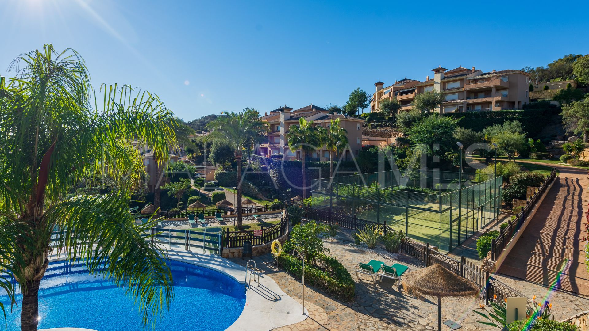 For sale town house with 3 bedrooms in La Mairena