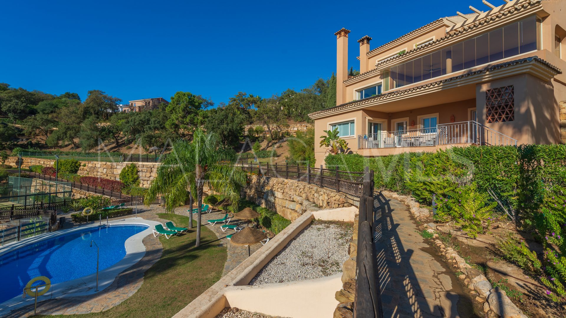 For sale town house with 3 bedrooms in La Mairena