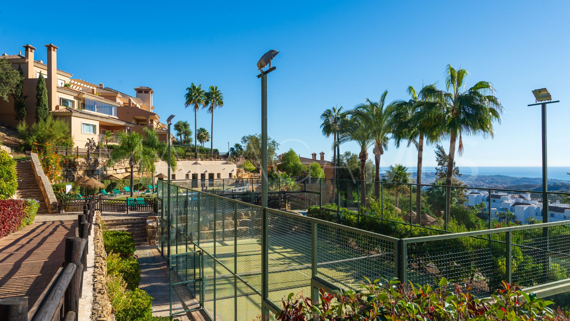For sale town house with 3 bedrooms in La Mairena