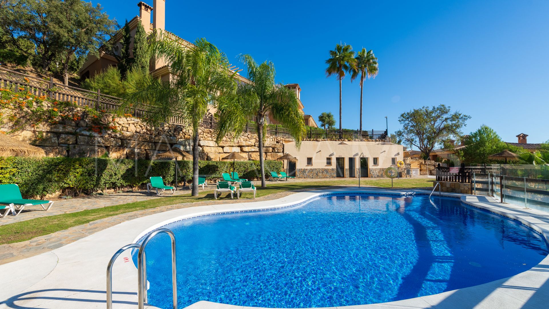 For sale town house with 3 bedrooms in La Mairena