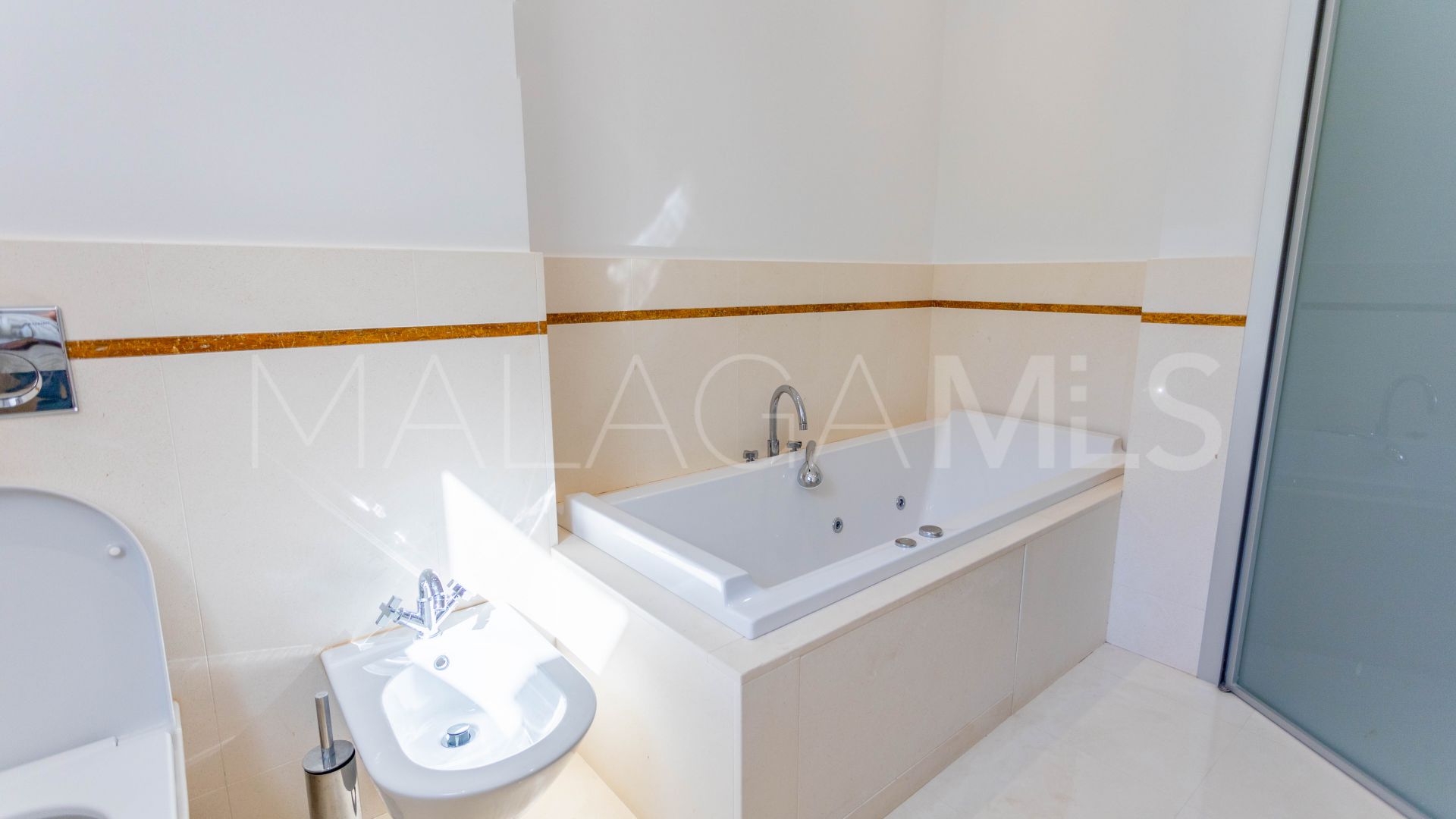Parhus for sale in Marbella Golden Mile