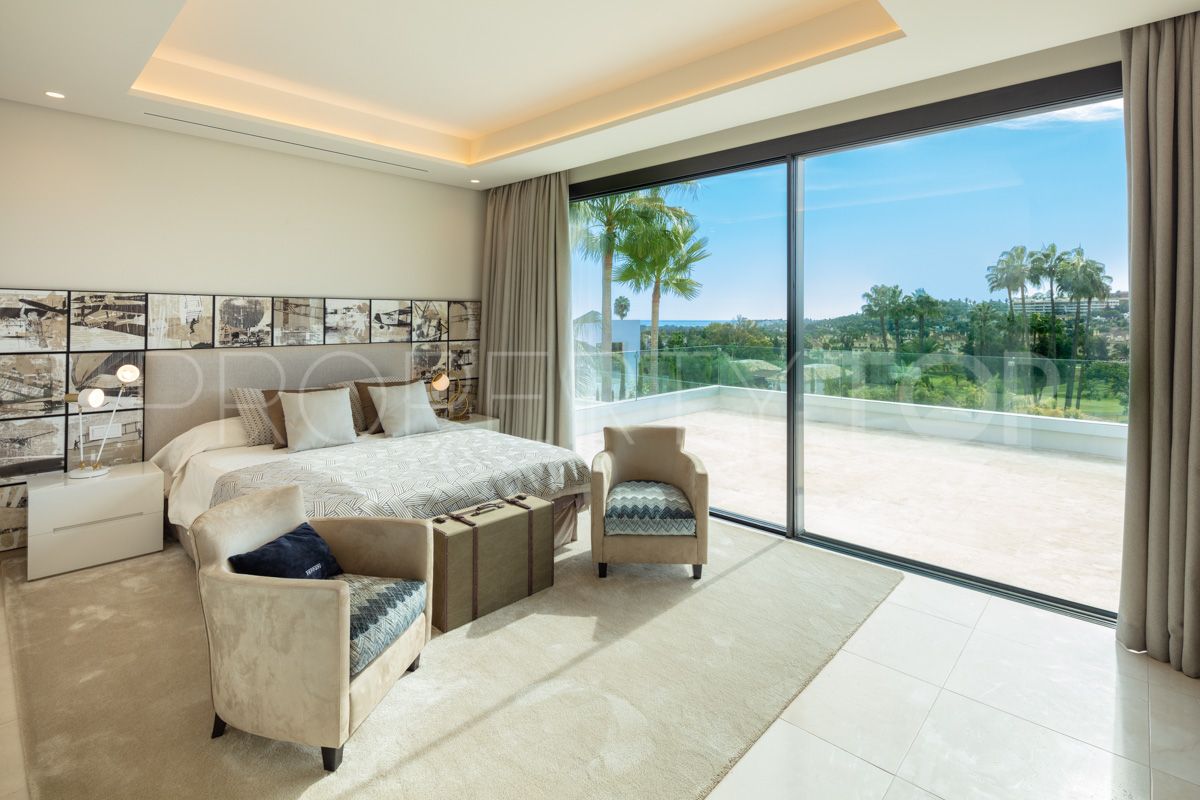 Nueva Andalucia 6 bedrooms villa for sale