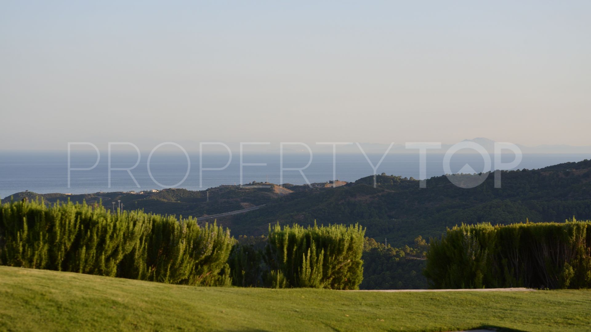 Buy Monte Mayor villa with 5 bedrooms