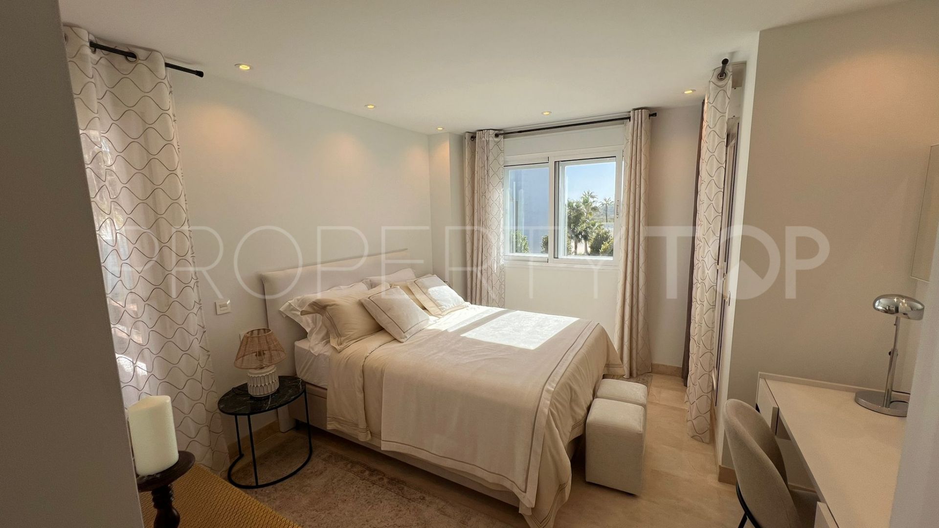 2 bedrooms Selwo Hills penthouse for sale