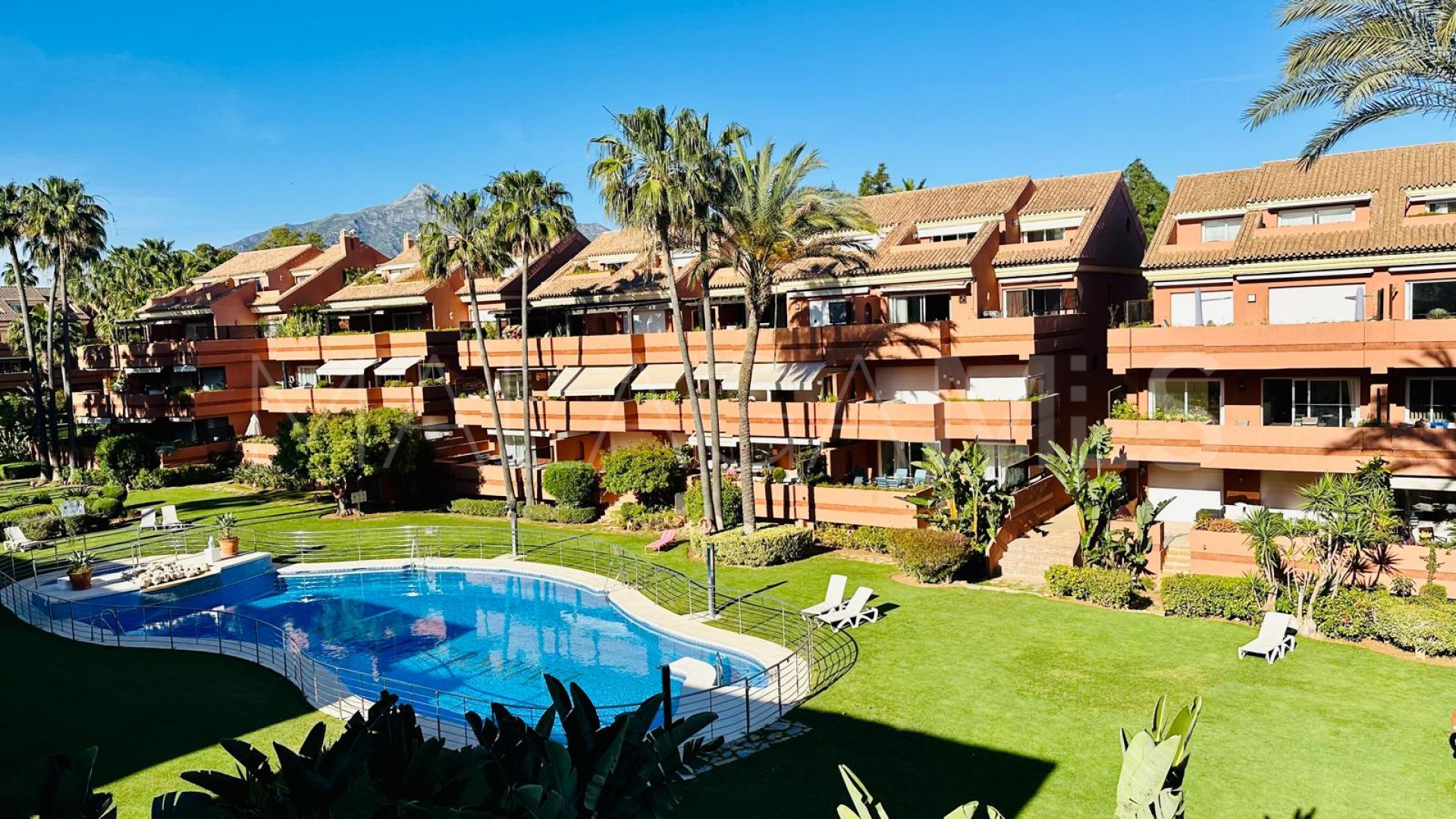 Tvåvåningslägenhet for sale in Marbella - Puerto Banus